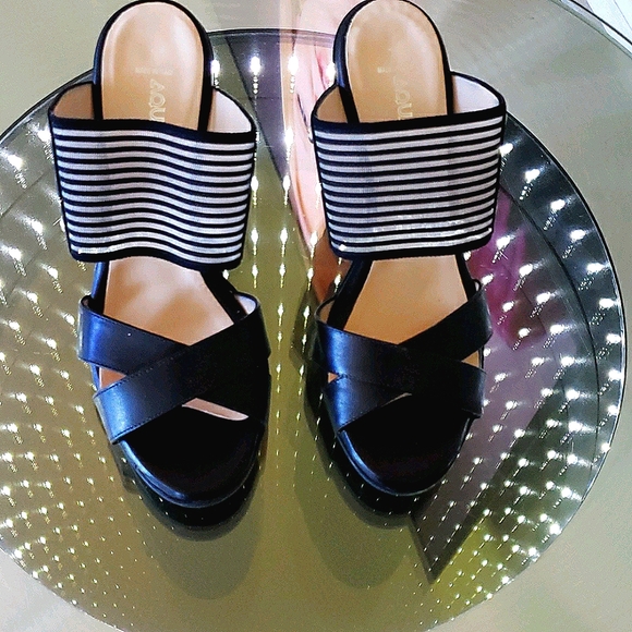 High style Sandals - Picture 1 of 5